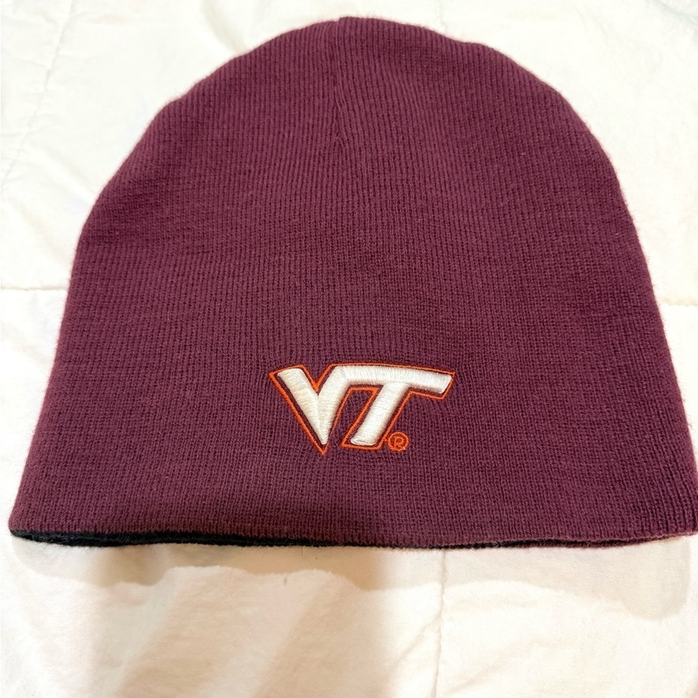 VT Hokies VTG beanie VT letters in raised stitching small fit Burgundy